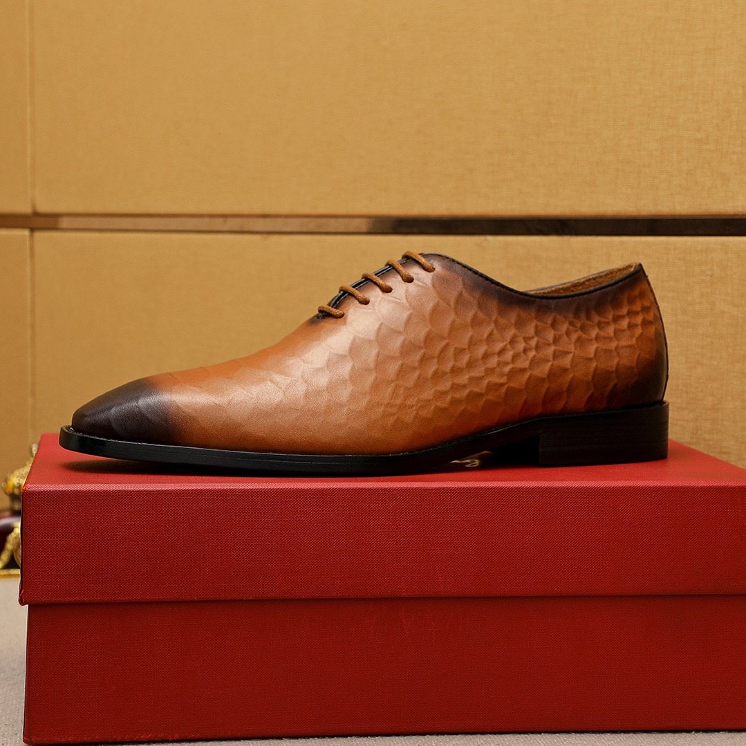 Ferragamo Men's Textured Lace-Up Dress Shoes